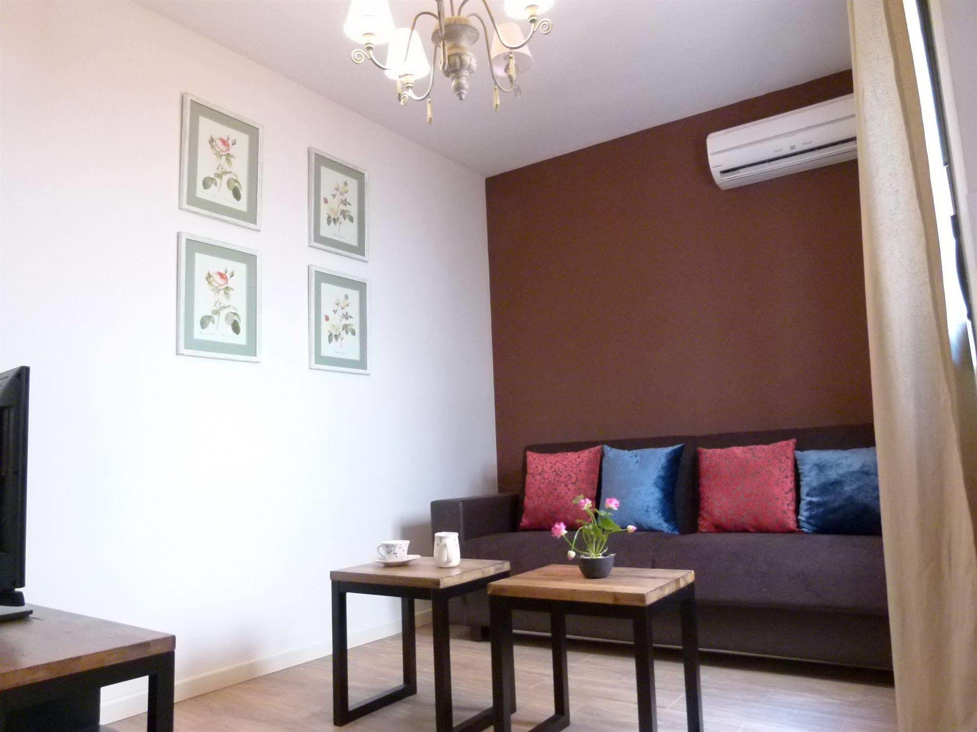 Alda Muralla De Apartament *